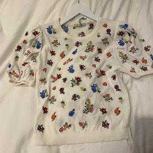 Alice and Olivia floral sweater. Never been worn. New with tags! Size M